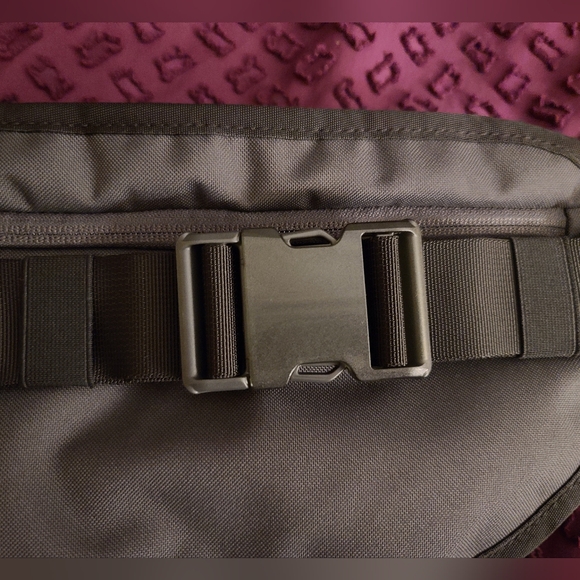The North Face Hip Bag - Picture 3 of 16